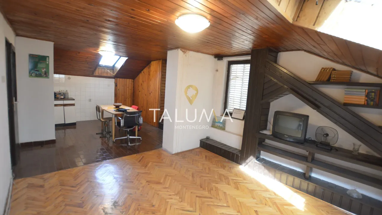 Prodaja, trosoban stan, 90m², Centar, Podgorica