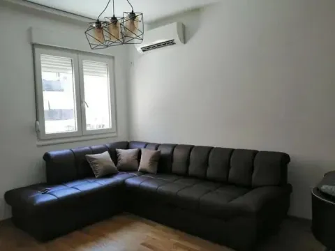 Prodaja, jednosoban stan, 43m², City Kvart, Podgorica - image 2