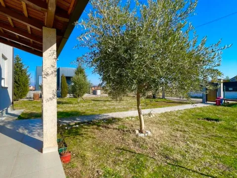 Izdavanje, dvosoban stan, 70m², Donji Kokoti, Podgorica - image 8