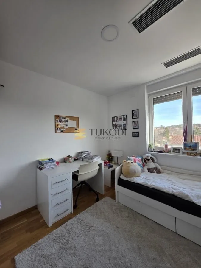 Prodaja, četvorosoban stan, 114m², Sremska Kamenica, Petrovaradin