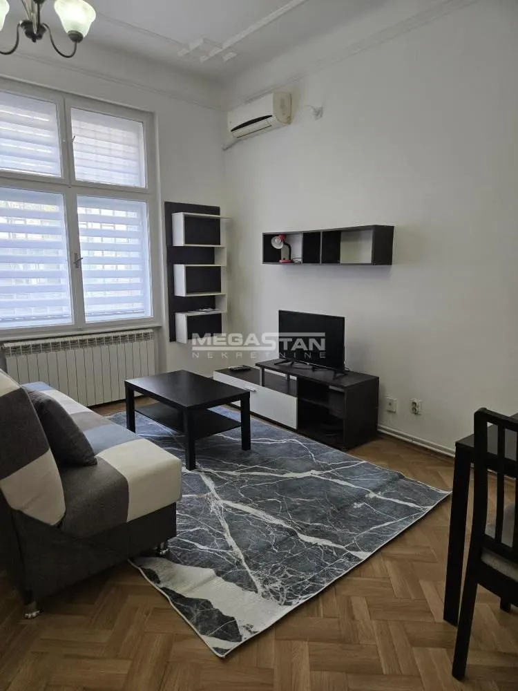 Izdavanje, jednosoban stan, 36m², Stari Grad, Beograd