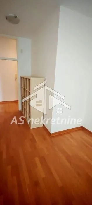 Rent, four bedroom apartment, 150m², Savski Venac, Beograd