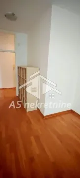 Rent, four bedroom apartment, 150m², Savski Venac, Beograd - image 27