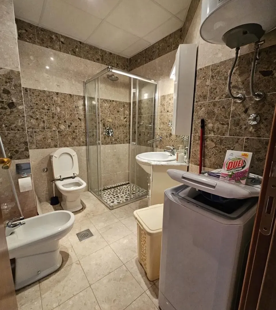 Izdavanje, stan, 149m², Pržno, Budva