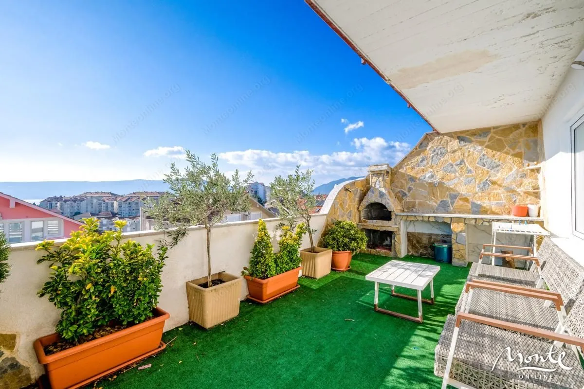 Prodaja, dvosoban stan, 110m², Centar, Tivat
