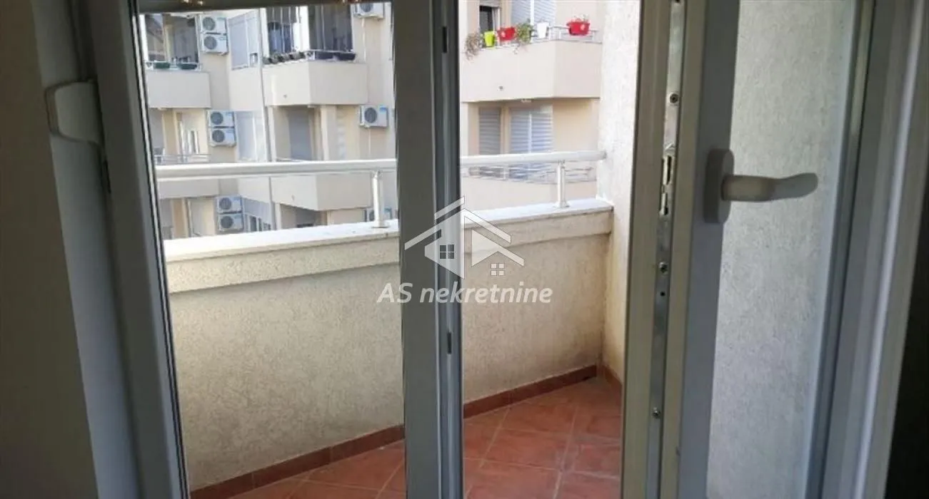 Izdavanje, dvosoban stan, 53m², Lekino Brdo, Voždovac Sve Podlokacije