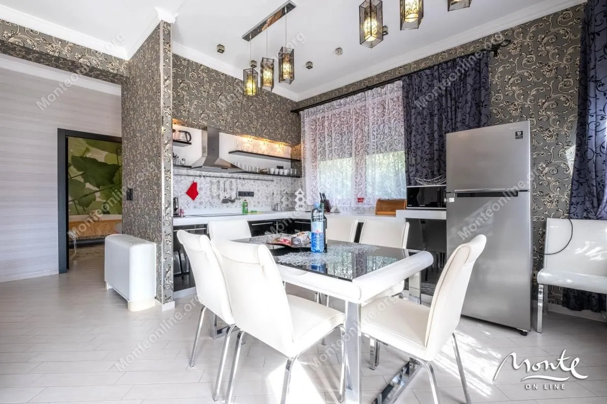 Sale, three bedroom apartment, 101m², Orahovac, Kotor