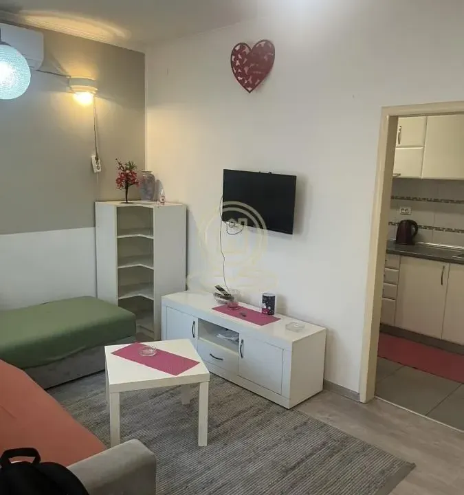 Izdavanje, trosoban stan, 80m², Detelinara, Novi Sad Sve Podlokacije