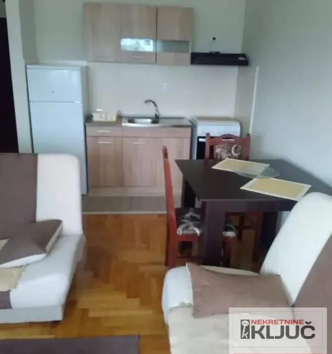 Rent, studio apartment, 30m², Bulevar patrijarha Pavla, Novi Sad Sve Podlokacije