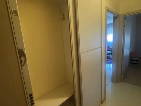 Prodaja, jednosoban stan, 47m², City Kvart, Podgorica - image 9