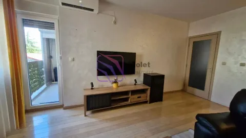 Izdavanje, jednosoban stan, 48m², Drač, Podgorica - image 6