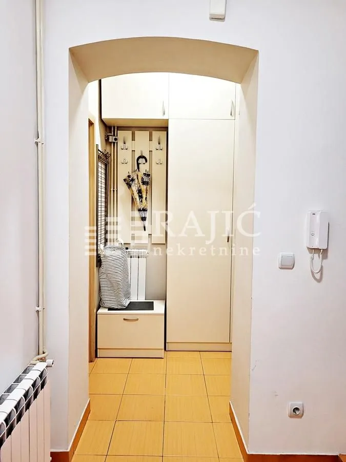 Rent, three bedroom apartment, 60m², Stari Grad, Beograd