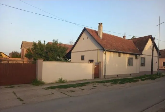Prodaja, kuća, 153m², Futog, Novi Sad Sve Podlokacije