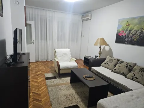 Izdavanje, dvosoban stan, 72m², Tuški Put, Podgorica - image 6
