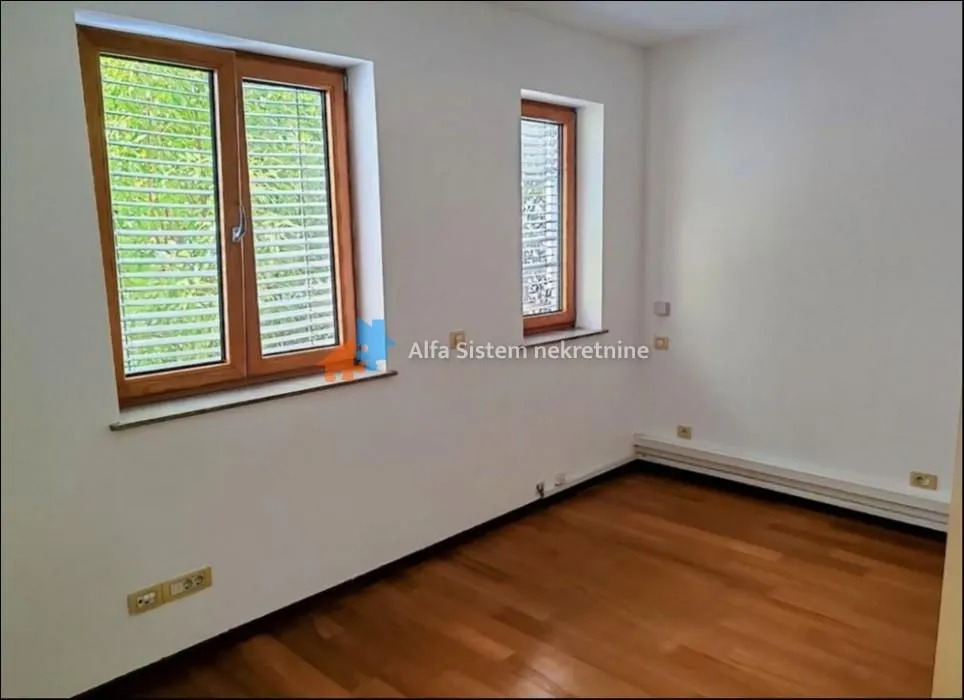 Izdavanje, četvorosoban stan, 135m², Autokomanda, Voždovac Sve Podlokacije