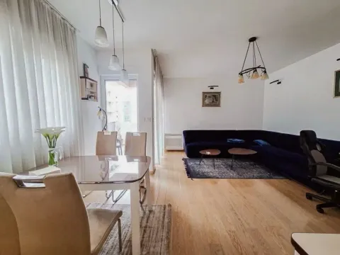 Izdavanje, dvosoban stan, 72m², City Kvart, Podgorica - image 1