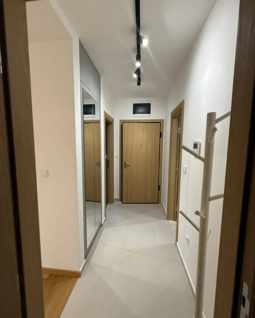Izdavanje, dvosoban stan, 53m², New City, Podgorica