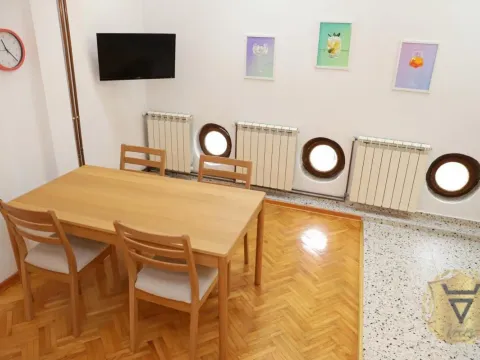 Rent, two bedroom apartment, 100m², Skadarlija, Beograd - image 4