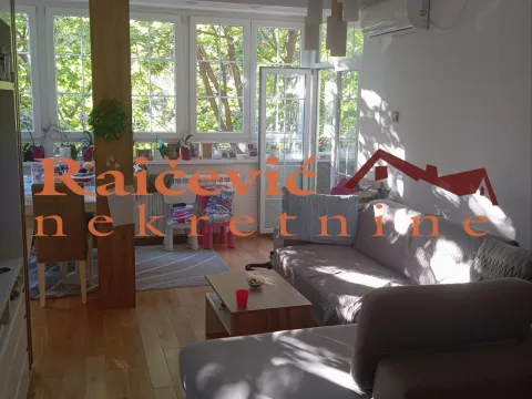 Sale, two bedroom apartment, 70m², Lion, Zvezdara Sve Podlokacije