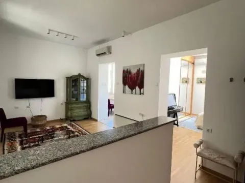 Izdavanje, dvosoban stan, 45m², Stari Grad, Beograd - image 11