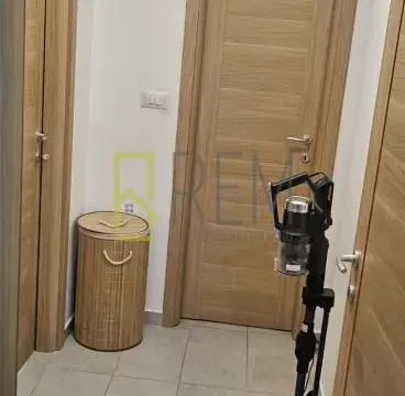 Prodaja, dvosoban stan, 70m², Stari Aerodrom, Podgorica - image 13