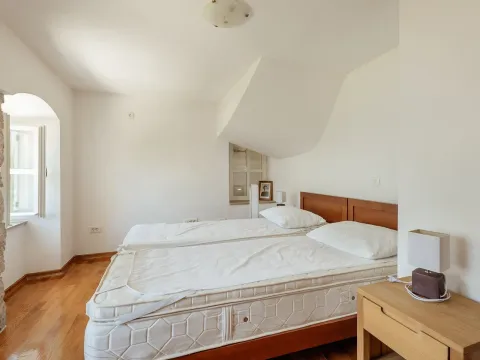 Prodaja, kuća, 800m², Prčanj, Kotor - image 25