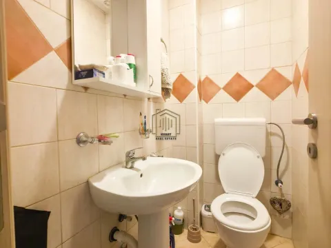 Izdavanje, trosoban stan, 96m², Stari Aerodrom, Podgorica - image 17