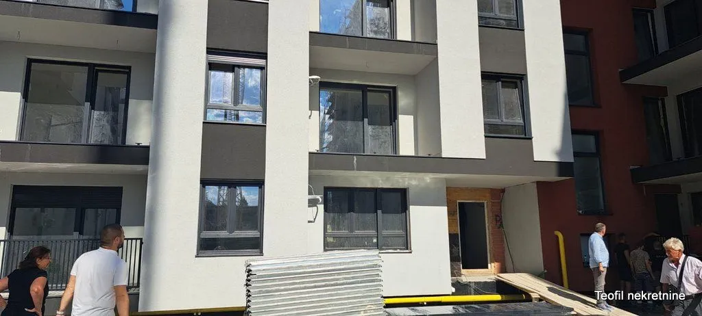 Prodaja, trosoban stan, 82m², Stari Banovci, Stara Pazova