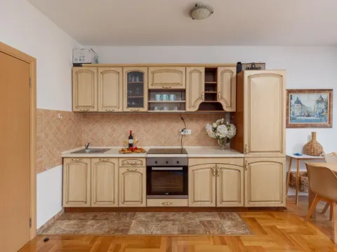Prodaja, jednosoban stan, 50m², Dobrota, Kotor - image 8