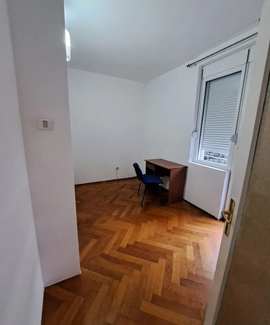 Rent, office space, 82m², Centar, Podgorica