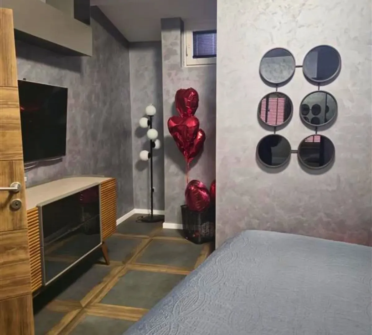 Rent, four bedroom apartment, 98m², Vračar Sve Podlokacije, Beograd