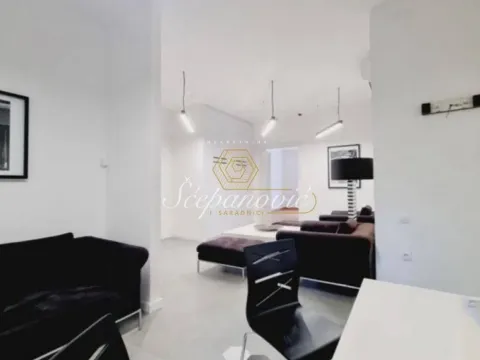 Izdavanje, četvorosoban stan, 115m², Centar, Novi Sad - image 6