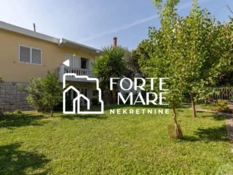 Prodaja, kuća, 266m², Igalo, Herceg Novi