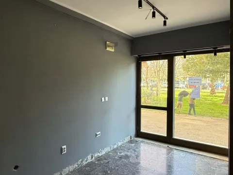 Izdavanje, poslovni prostor, 60m², Makedonsko naselje, Bar - image 4