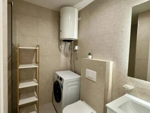 Izdavanje, jednosoban stan, 50m², Stari Aerodrom, Podgorica - image 10