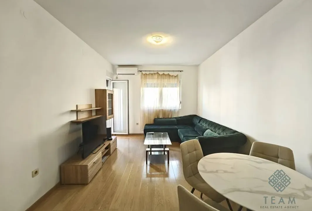 Izdavanje, jednosoban stan, 46m², City Kvart, Podgorica