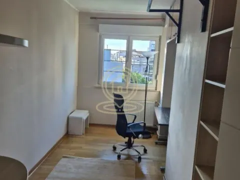 Izdavanje, četvorosoban stan, 106m², Kalenić Pijaca, Vračar Sve Podlokacije - image 7