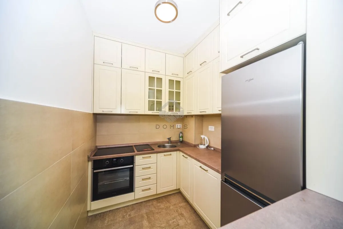 Izdavanje, jednosoban stan, 47m², Vezirov Most, Podgorica