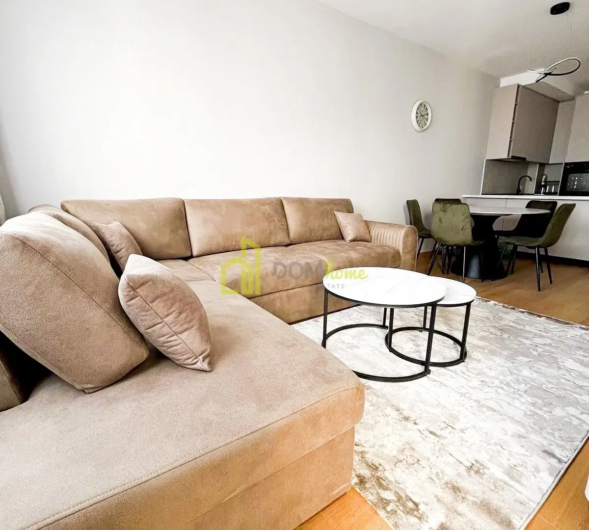 Izdavanje, dvosoban stan, 71m², Bečići, Budva
