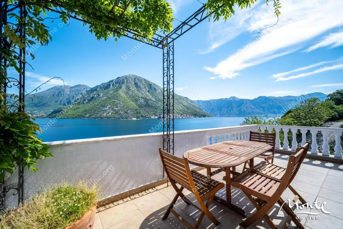 Sale, two bedroom apartment, 92m², Kostanjica, Kotor
