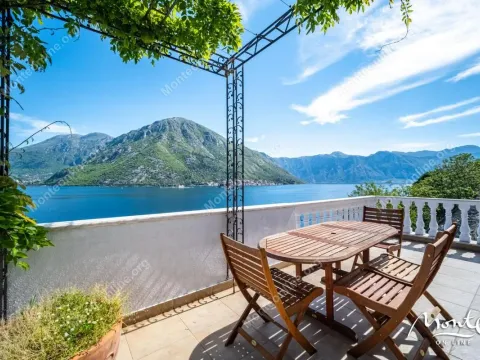Sale, two bedroom apartment, 92m², Kostanjica, Kotor - image 1