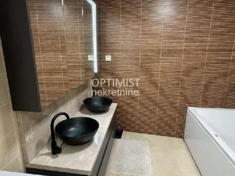 Prodaja, stan, 138m², Skojevsko Naselje, Beograd - image 9