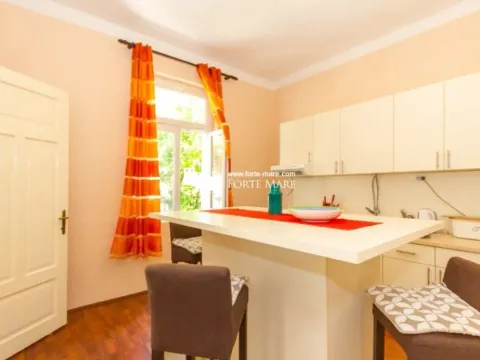 Prodaja, kuća, 140m², Centar, Herceg Novi - image 2