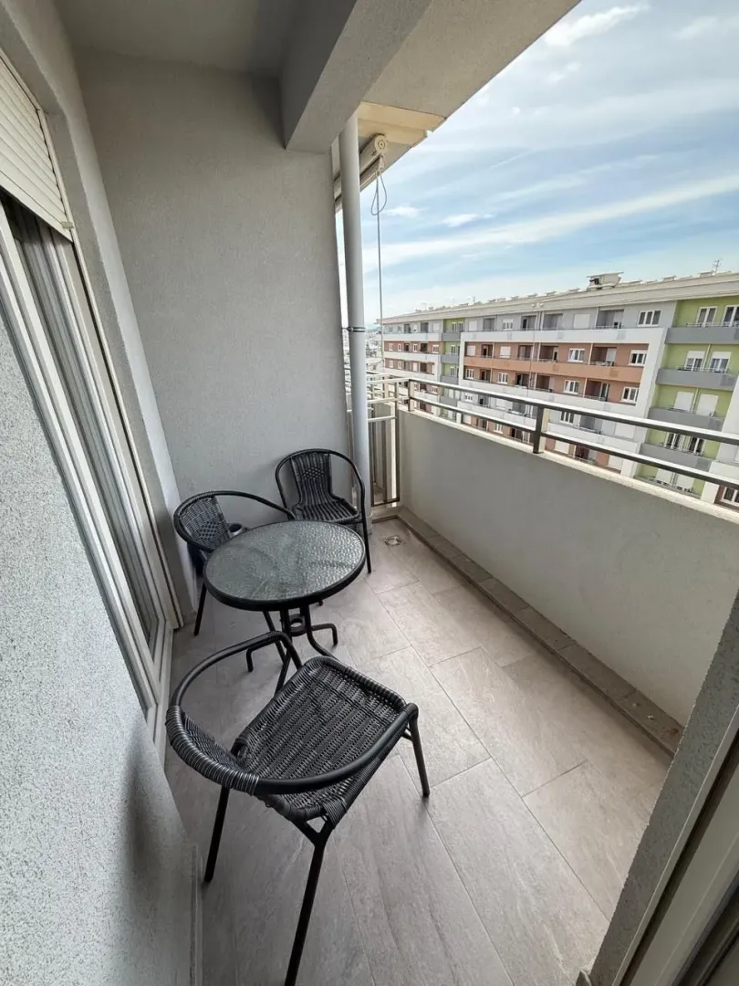 Izdavanje, jednosoban stan, 50m², Central Point, Podgorica