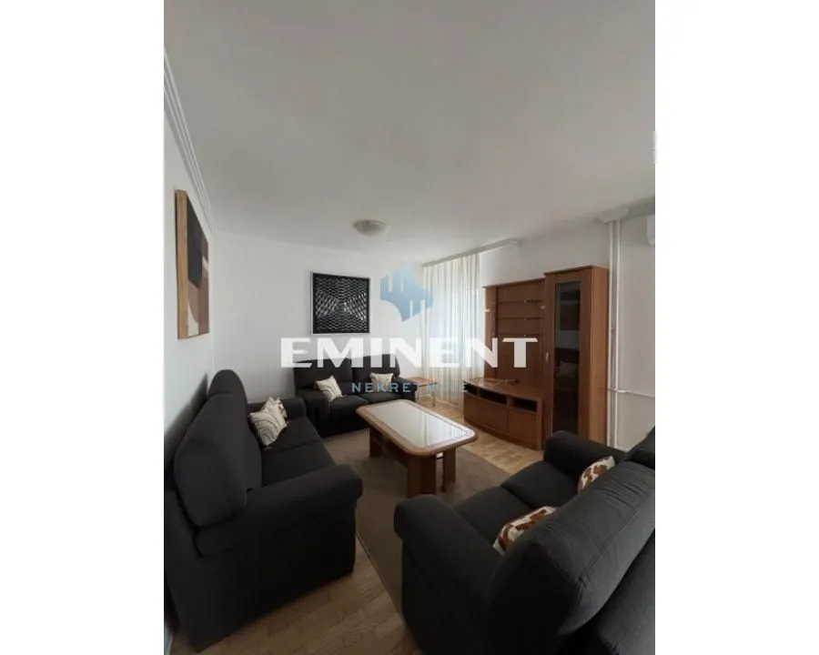 Izdavanje, četvorosoban stan, 120m², Savski Venac, Beograd