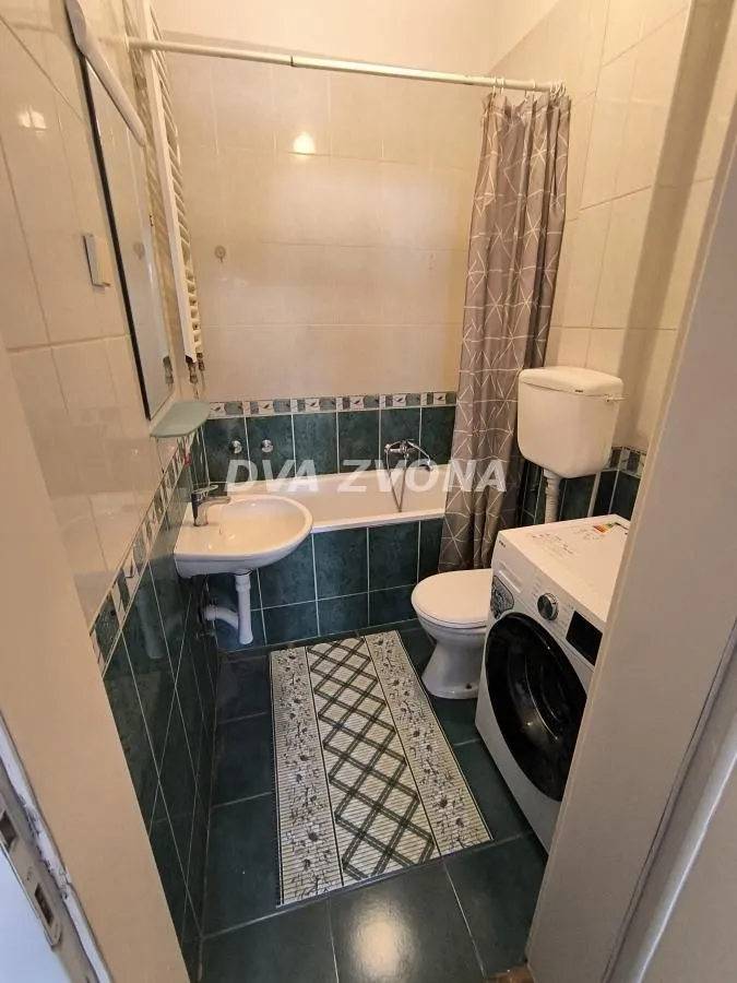Izdavanje, garsonjera, 23m², Novi Sad, Srbija