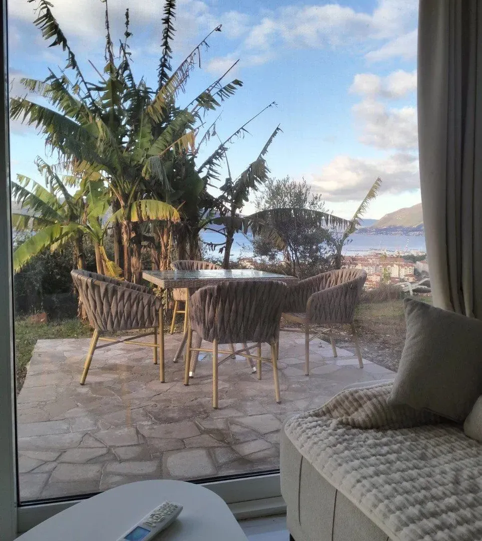 Rent, one bedroom apartment, 43m², Tivat, Crna Gora