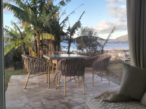 Izdavanje, jednosoban stan, 43m², Tivat, Crna Gora - image 4