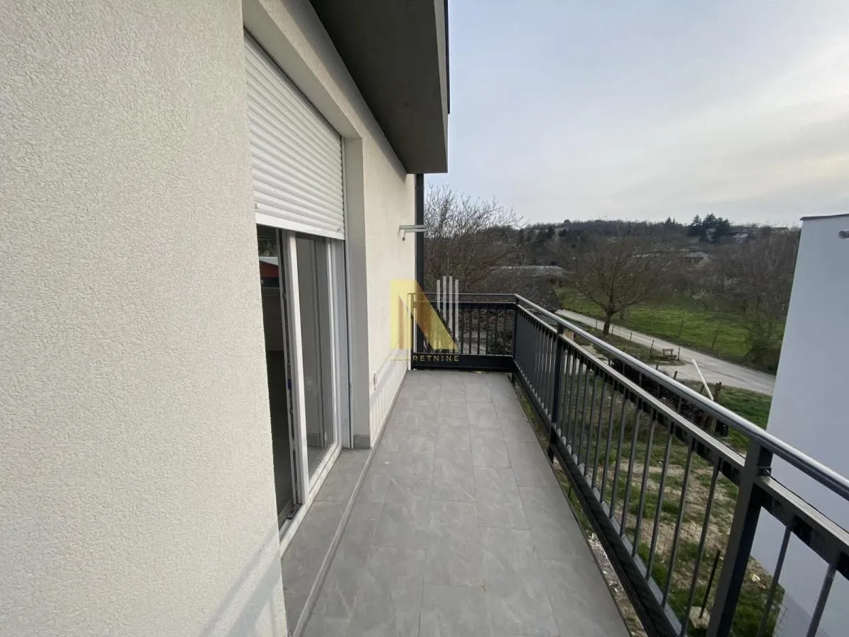 Prodaja, trosoban stan, 61m², Alibegovac, Petrovaradin