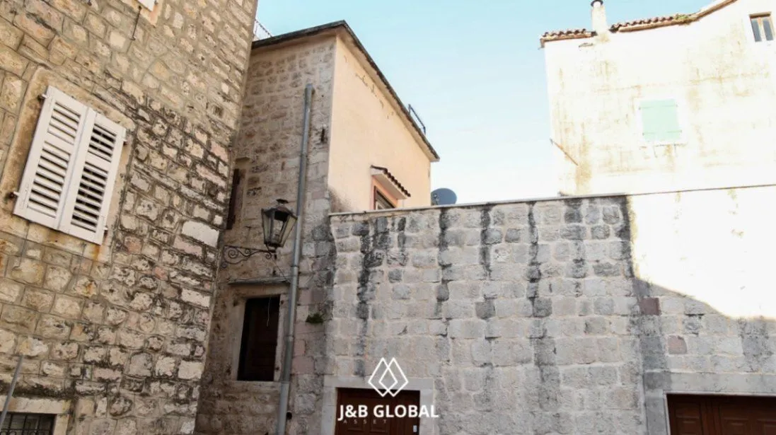 Sale, house, 300m², Kotor, Crna Gora